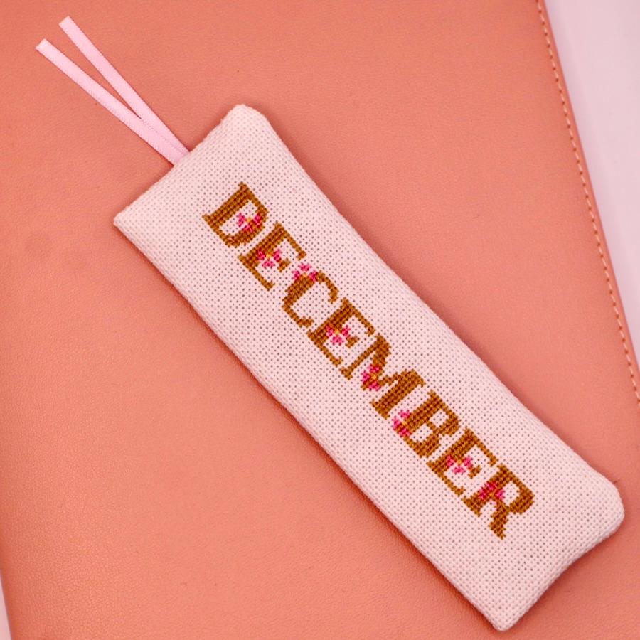 12月のしおり　ポインセチアの花　クロスステッチ刺繍 | 2枚目